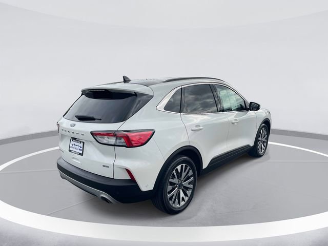 Used 2020 Ford Escape Titanium image 5