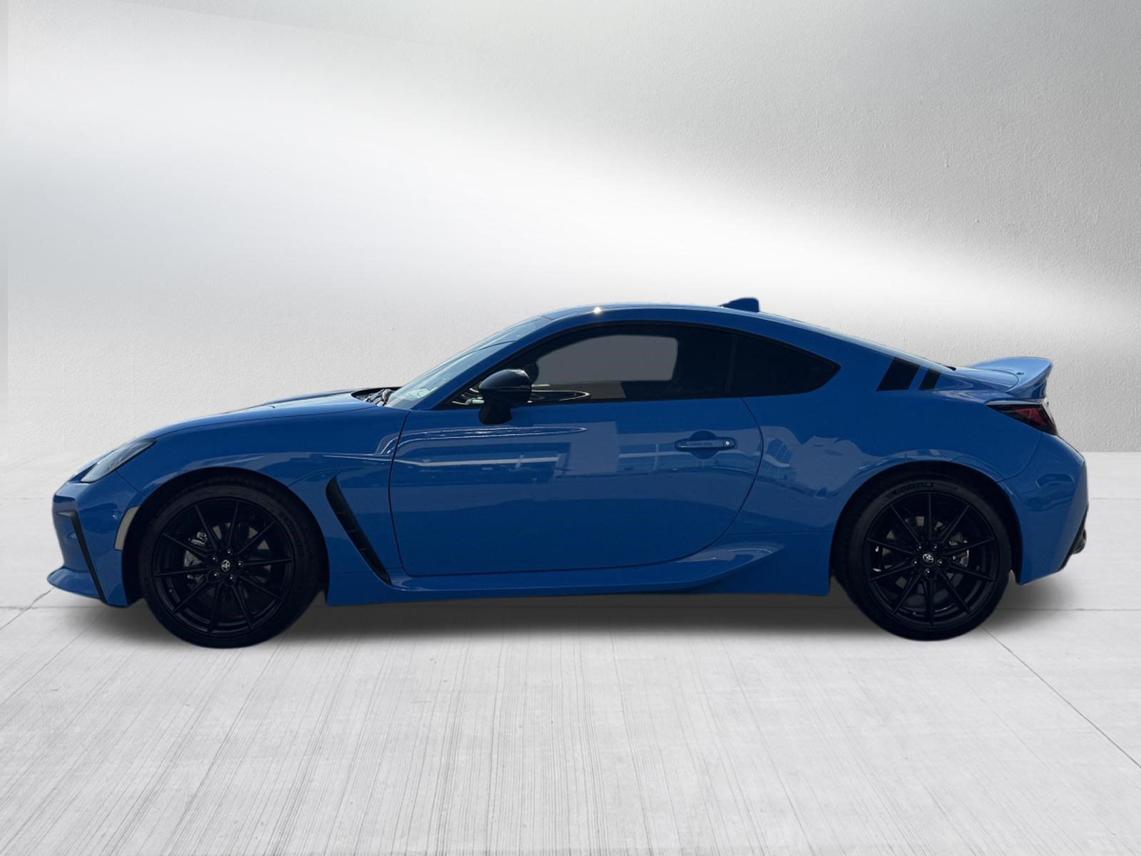 Used 2024 Toyota GR86 Premium RWD image 4