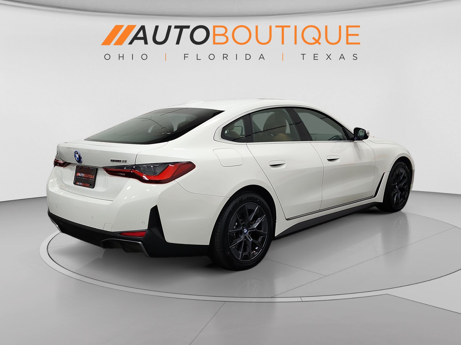 Used 2024 BMW i4 eDrive35 w/ Premium Package RWD image 5