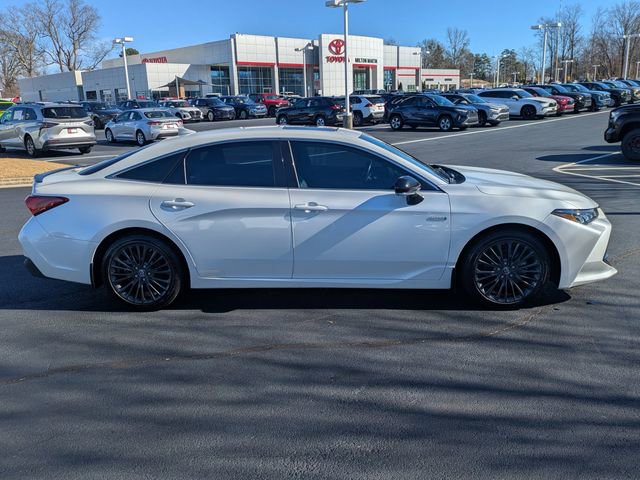 Used 2019 Toyota Avalon XSE w/ Carpet Mat Package image 3