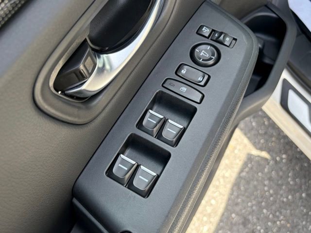 Certified 2025 Honda Pilot Black Edition image 13