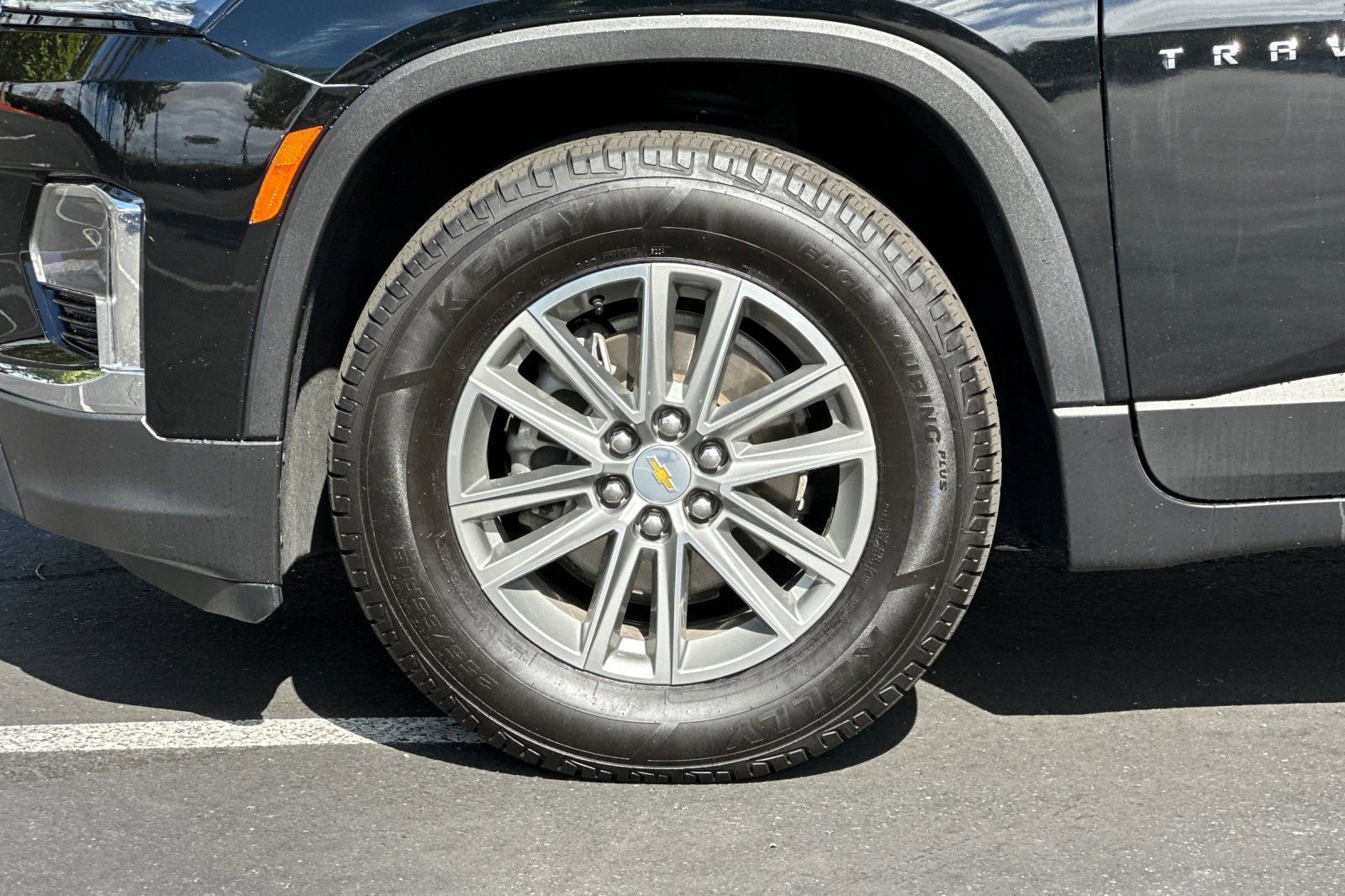 Used 2023 Chevrolet Traverse LT image 46