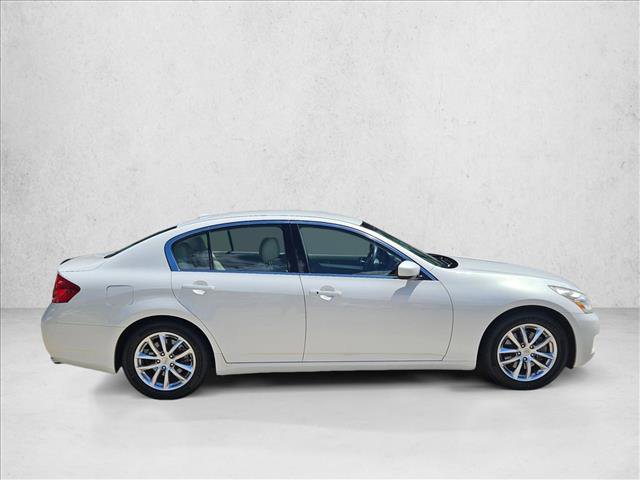 Used 2009 INFINITI G37 Journey RWD image 4