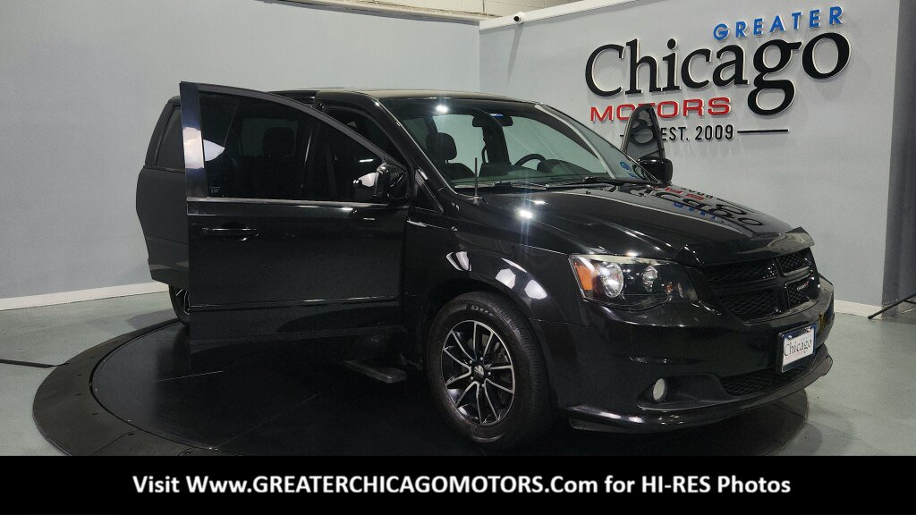Used 2015 Dodge Grand Caravan SXT w/ Blacktop Package FWD image 16