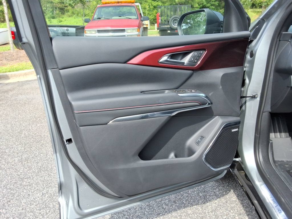 New 2026 Chevrolet Traverse RS w/ LPO, Floor Liner Package FWD image 19