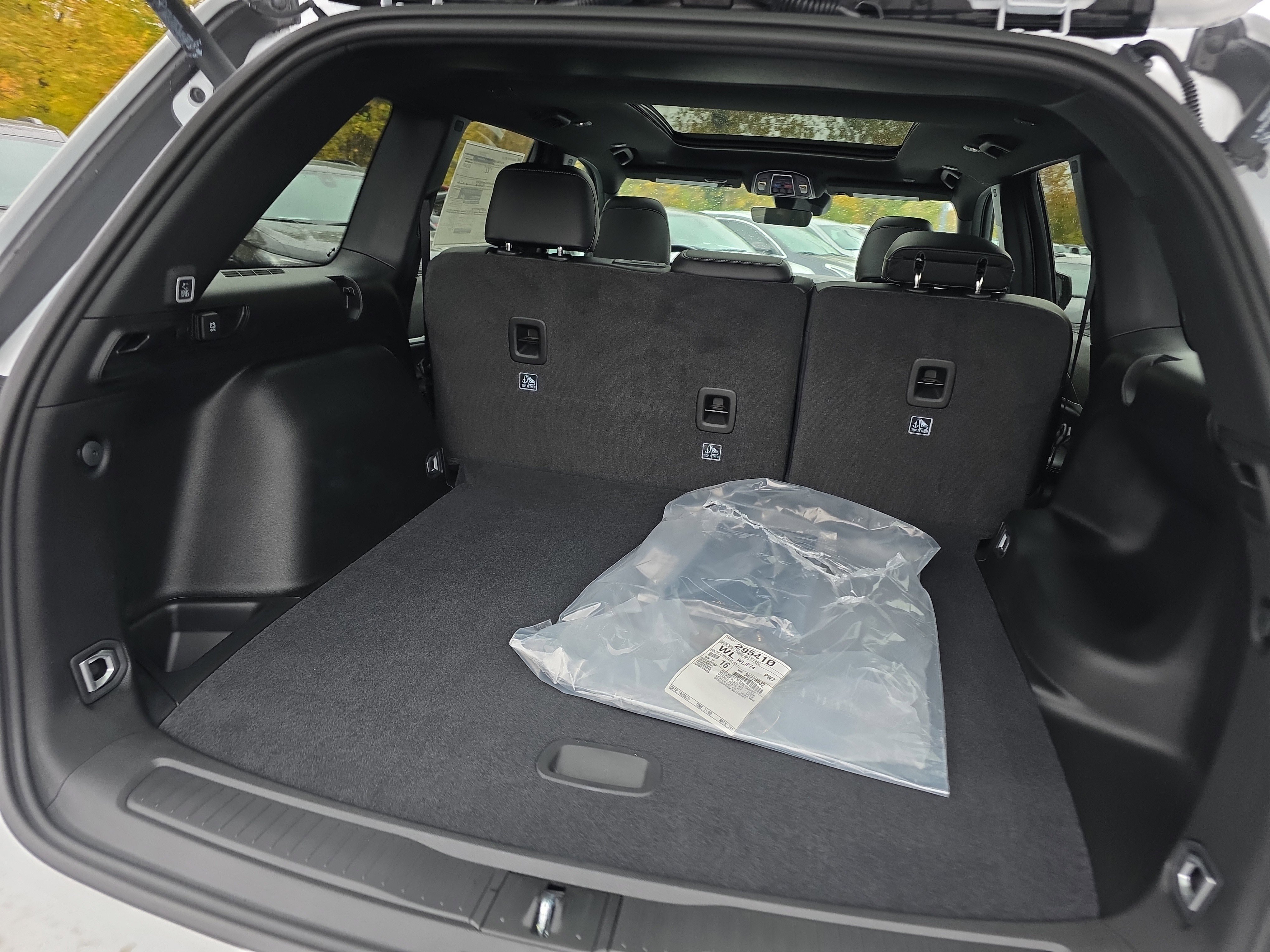 New 2025 Jeep Grand Cherokee Limited w/ Black Appearance Package image 34