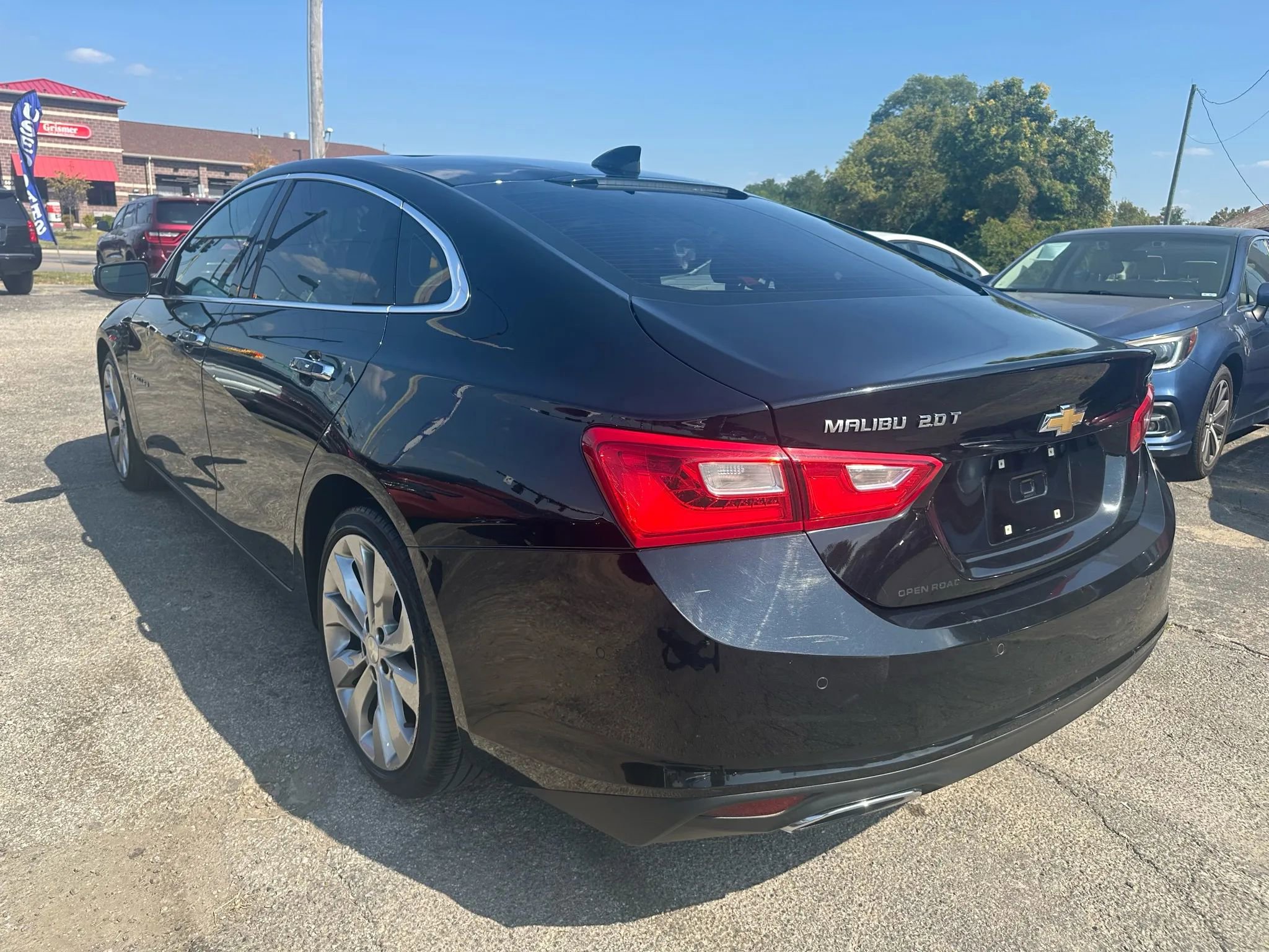 Used 2017 Chevrolet Malibu Premier w/ Premier Sun and Wheel Package image 5