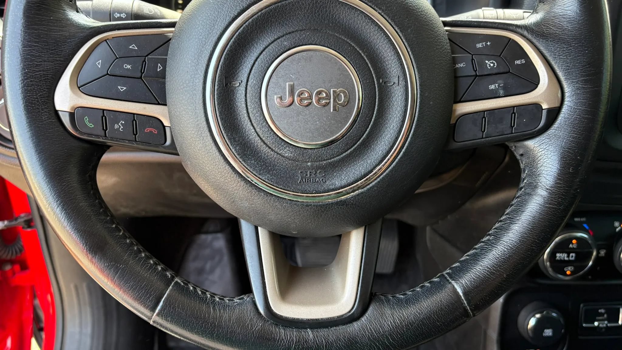 Used 2017 Jeep Renegade Latitude w/ Popular Equipment Group AWD/4WD image 18