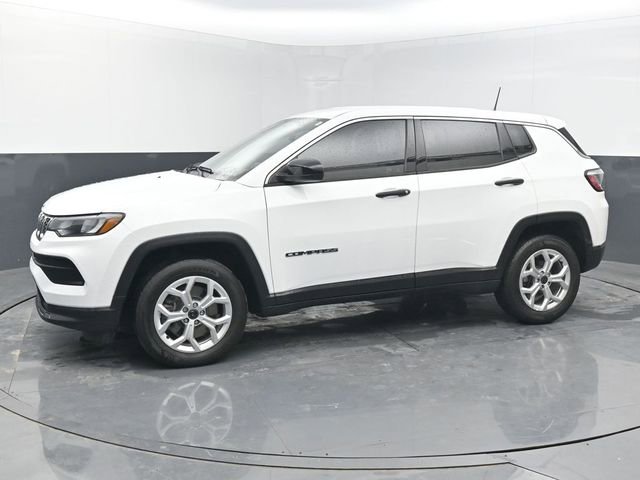 Used 2025 Jeep Compass Sport image 2