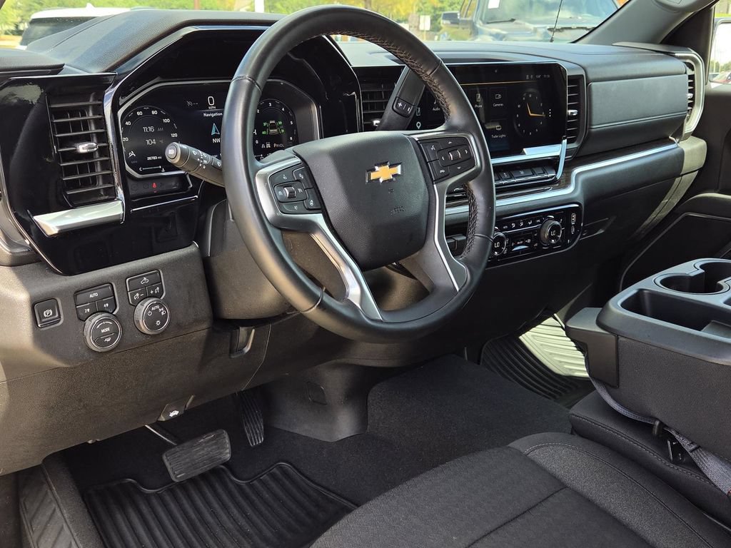 Used 2026 Chevrolet Silverado 1500 LT AWD/4WD image 13