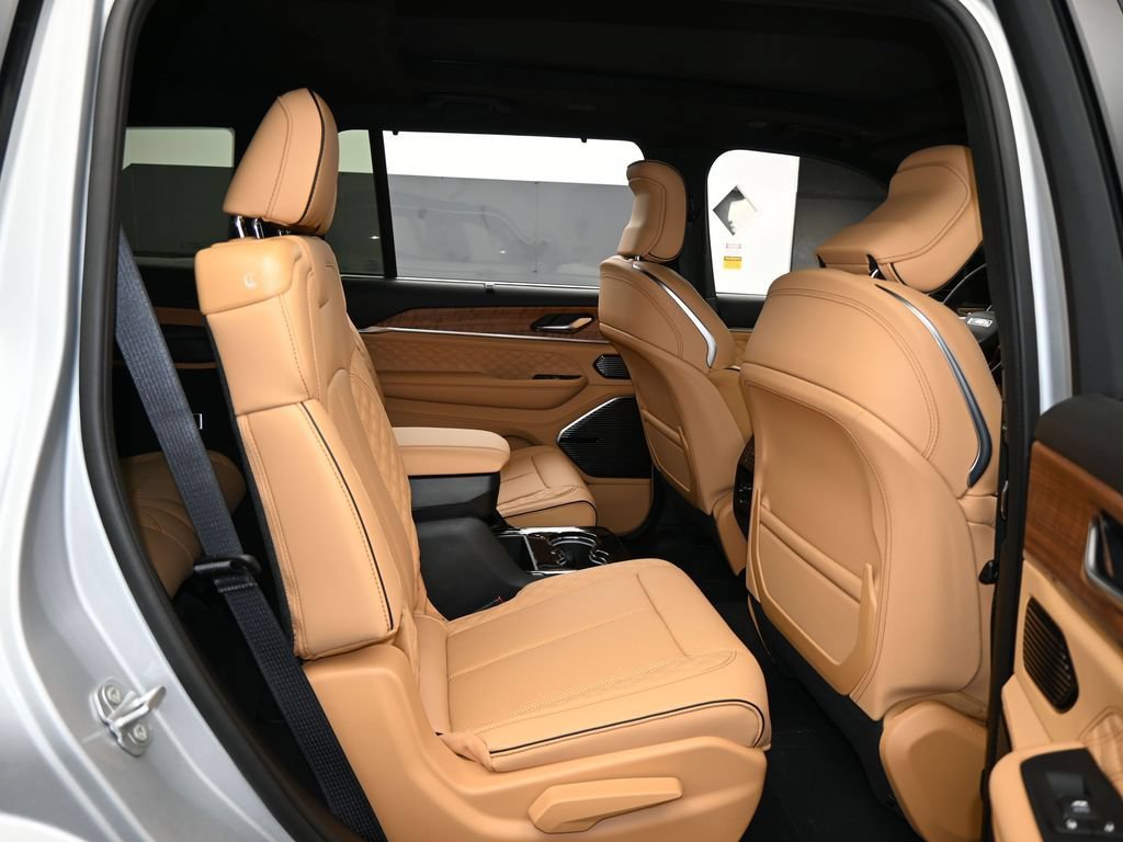 New 2025 Jeep Grand Cherokee L Summit AWD/4WD image 47