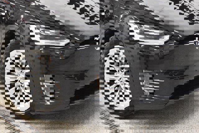 Used 2017 Tesla Model X image 15