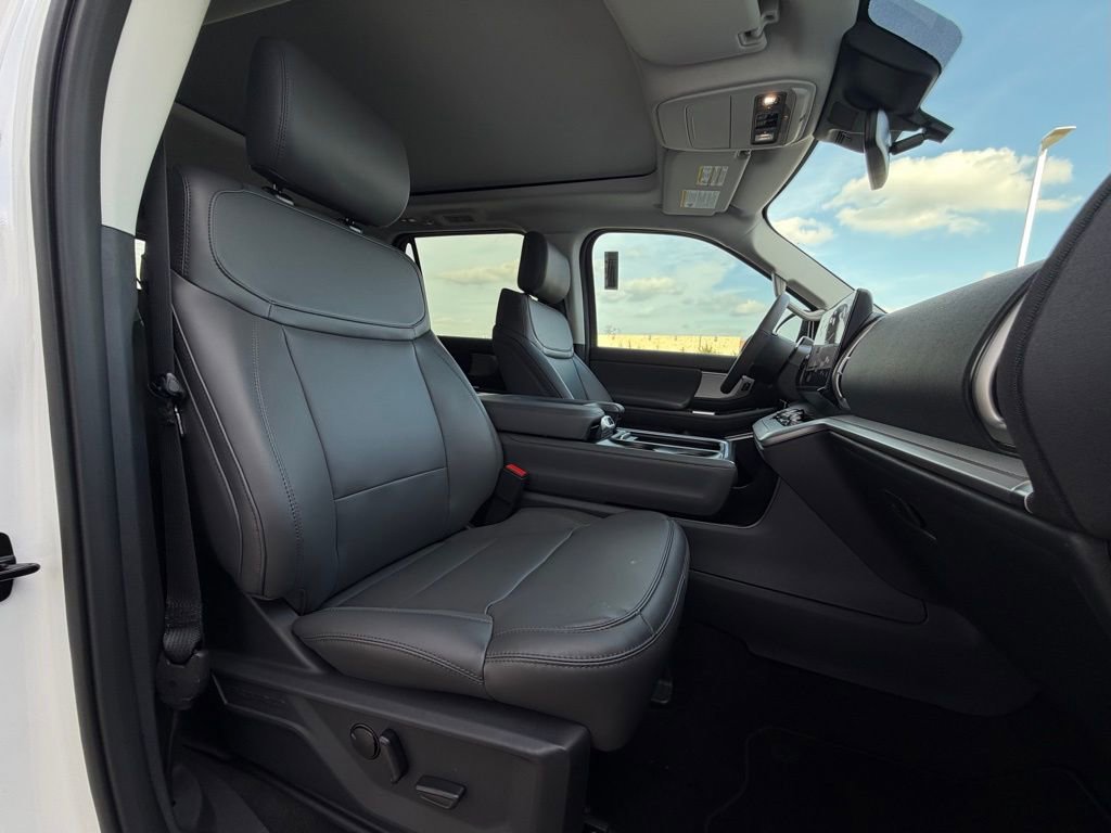 New 2026 Ford Expedition Active image 58