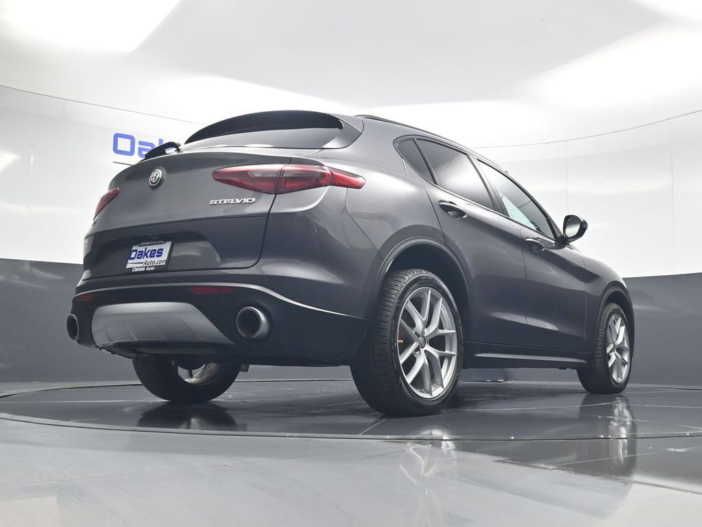 Used 2018 Alfa Romeo Stelvio Ti Sport image 46