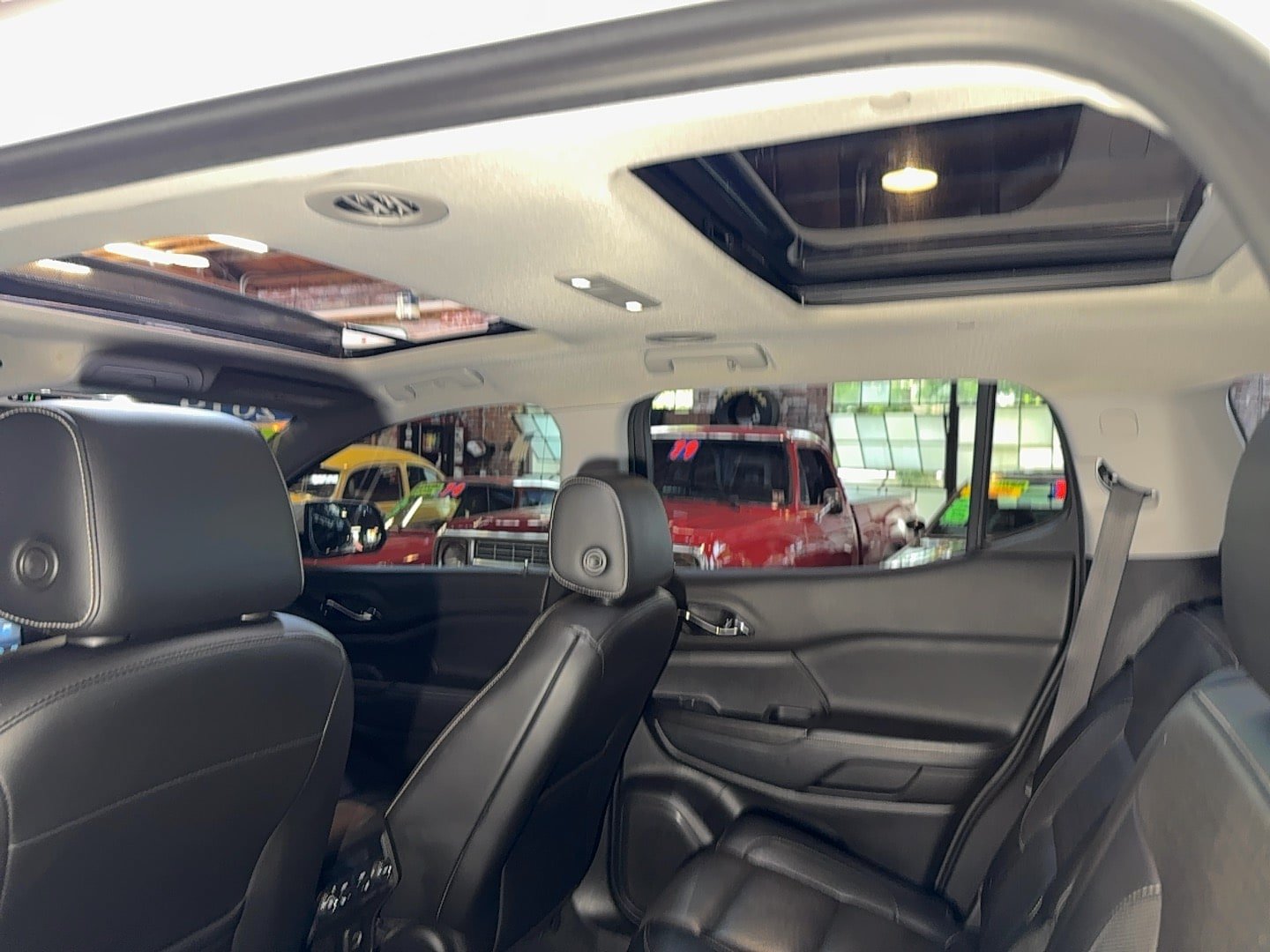 Used 2019 GMC Acadia SLT w/ LPO, Black Accent Package AWD/4WD image 59