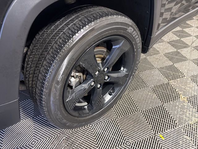 Certified 2023 Jeep Grand Cherokee L Laredo image 7