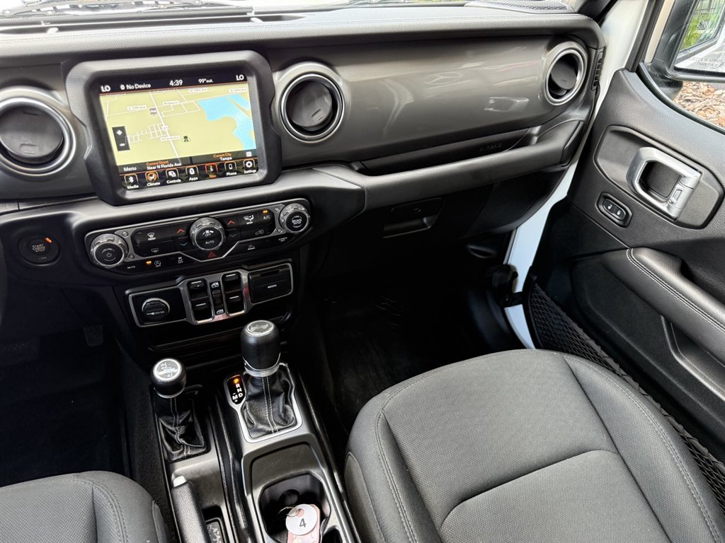 Used 2021 Jeep Wrangler Unlimited Sahara w/ Uconnect 4C Nav & Sound Group AWD/4WD image 24