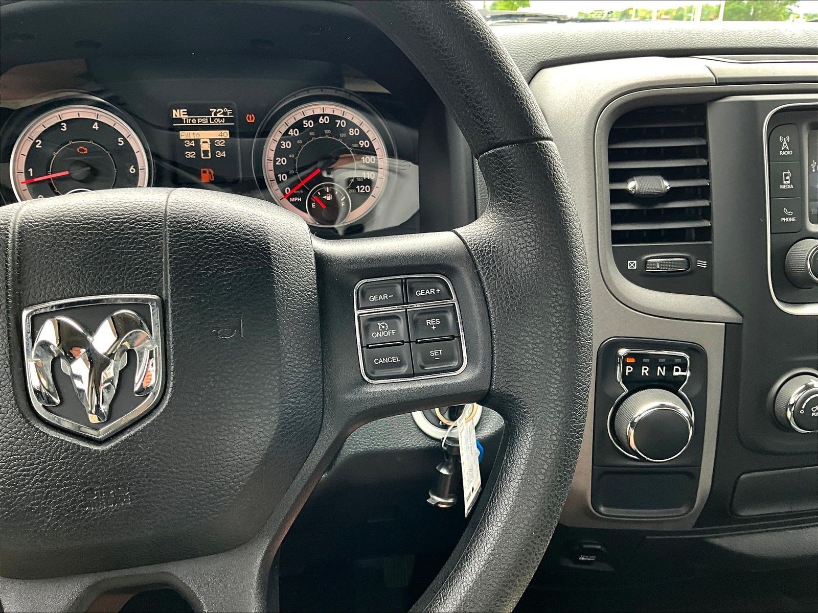 Used 2017 RAM 1500 Express RWD image 13