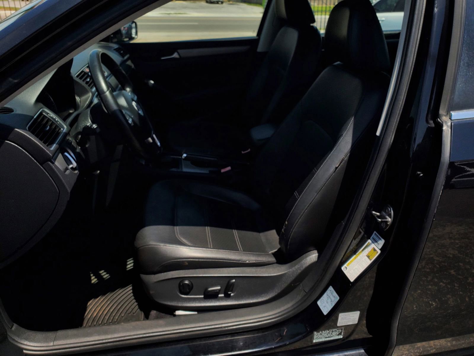 Used 2014 Volkswagen Passat 1.8T SE image 9