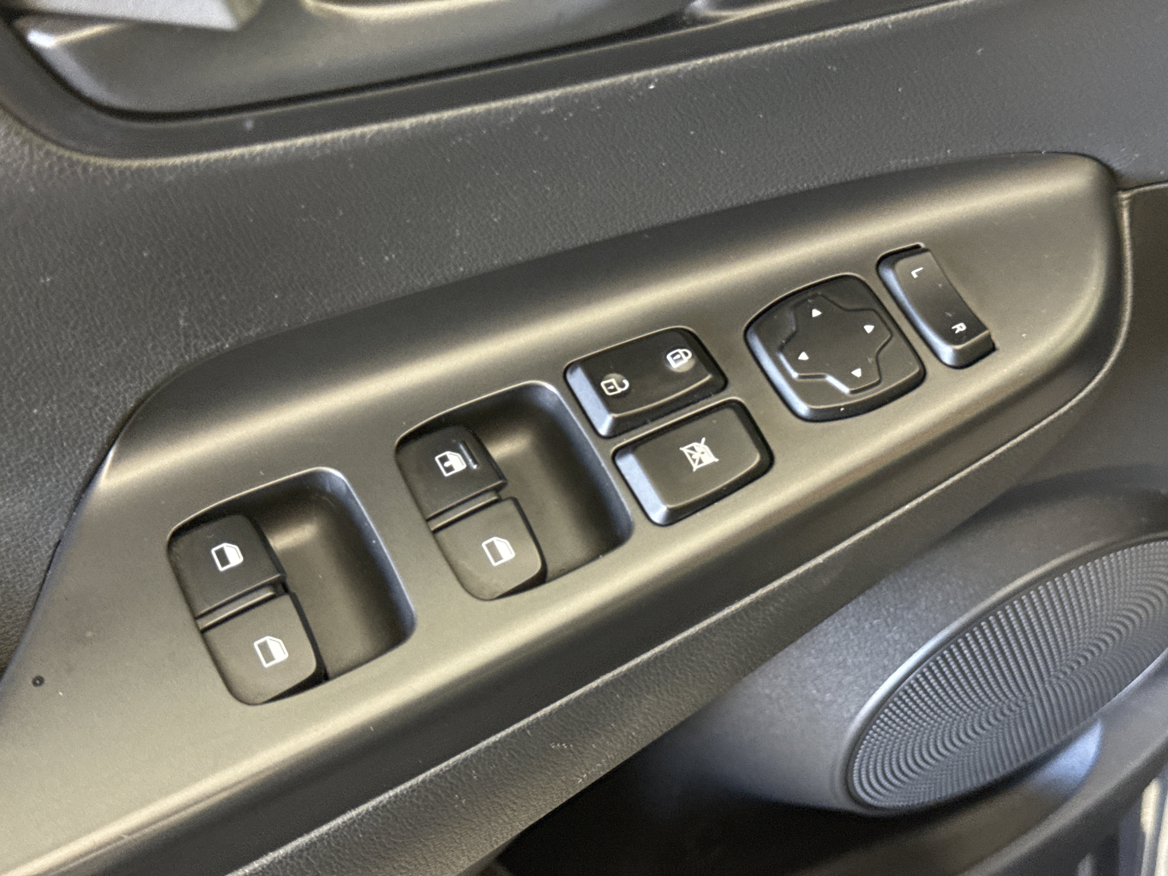 Used 2021 Hyundai Kona SE image 15