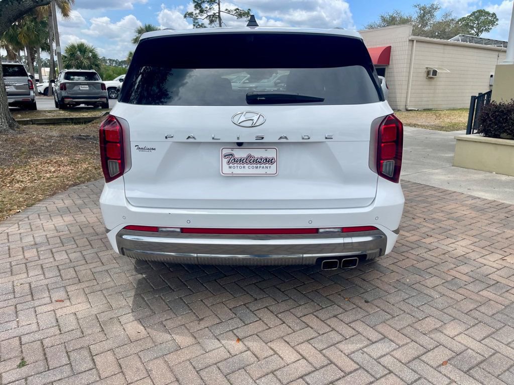 Used 2025 Hyundai Palisade Calligraphy FWD image 4