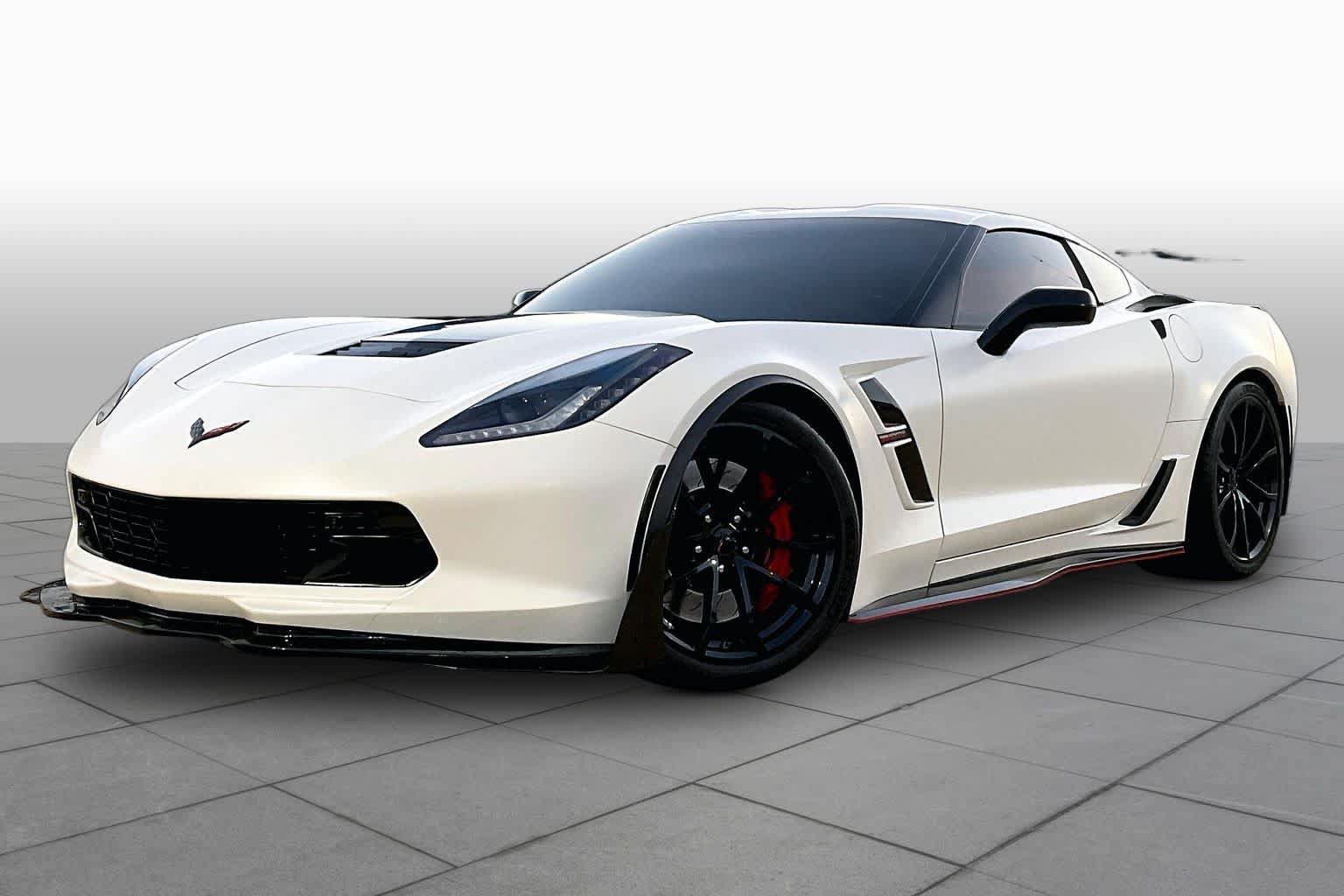 Used 2019 Chevrolet Corvette Grand Sport RWD image 2