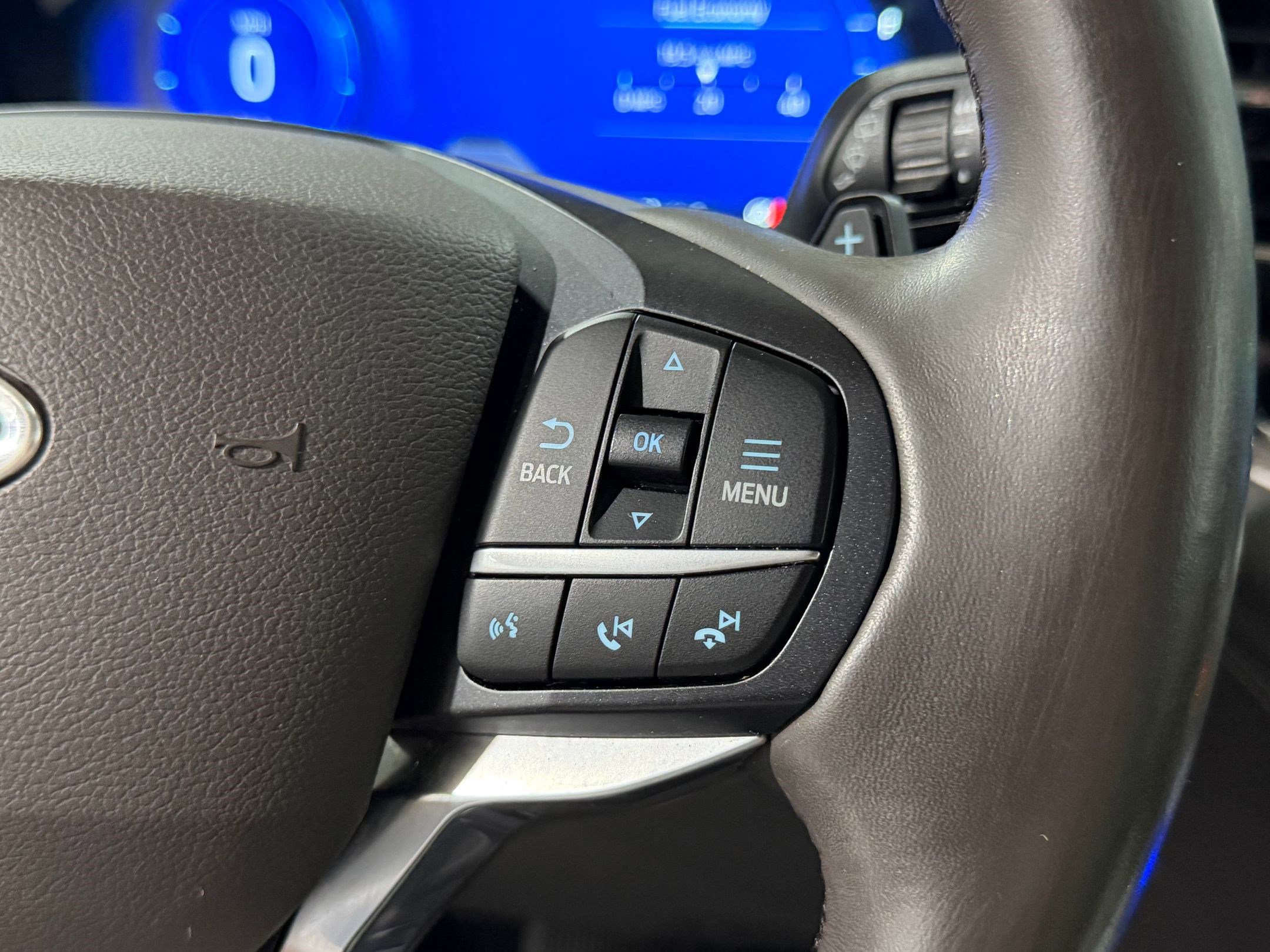 Used 2020 Ford Explorer Platinum w/ Premium Technology Package AWD/4WD image 25