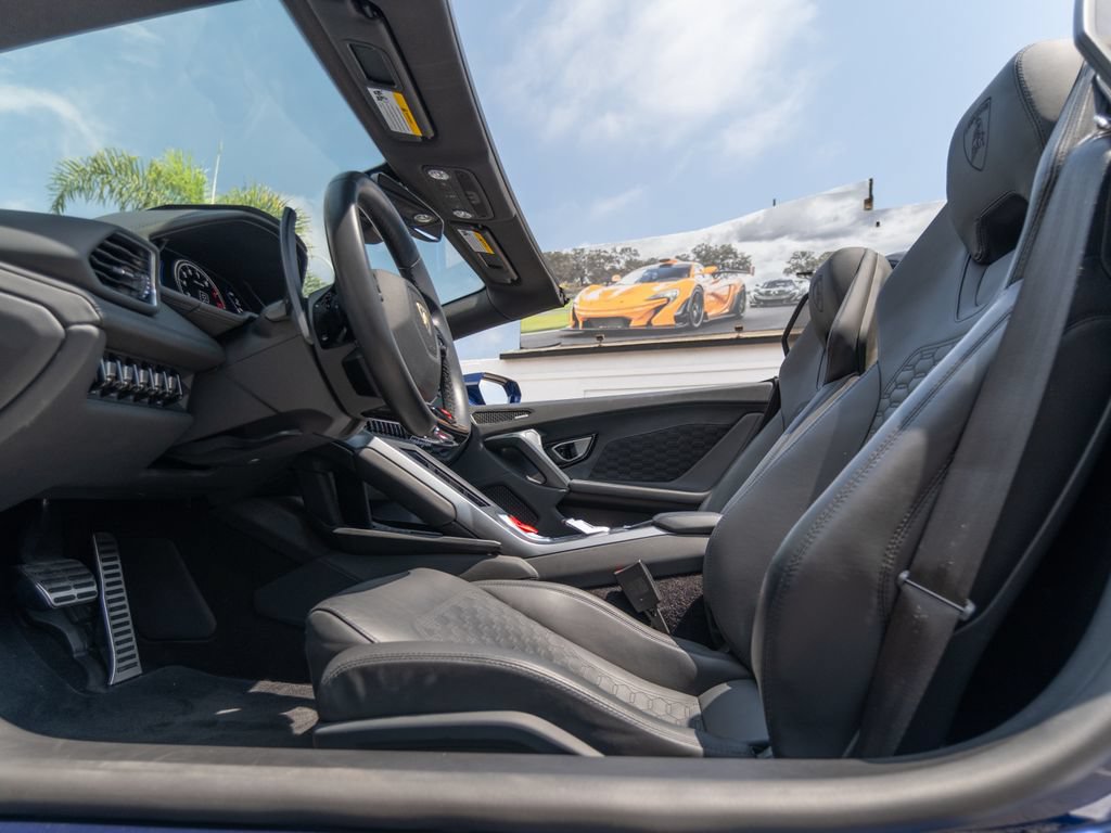 Used 2023 Lamborghini Huracan EVO RWD image 6