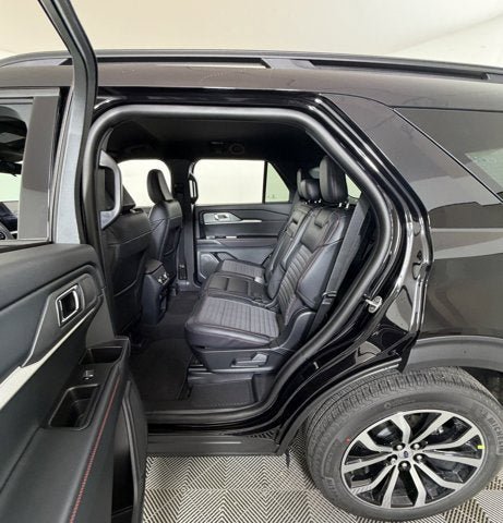 New 2026 Ford Explorer ST-Line image 9