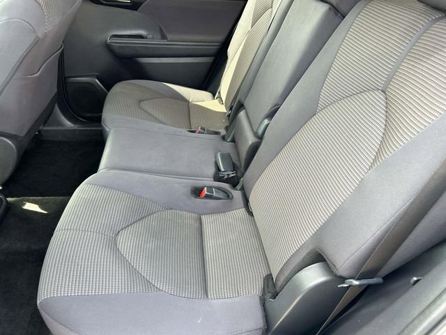 Used 2024 Toyota Highlander LE image 8