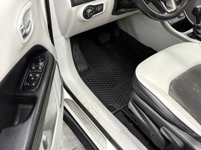 Used 2019 Jeep Compass Latitude image 11