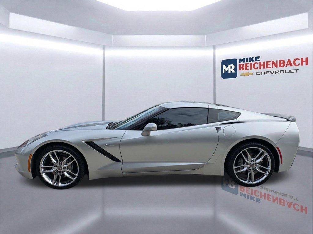 Used 2018 Chevrolet Corvette Stingray Coupe w/ 1LT RWD image 7