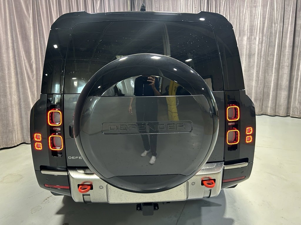 Used 2024 Land Rover Defender 130 X image 5