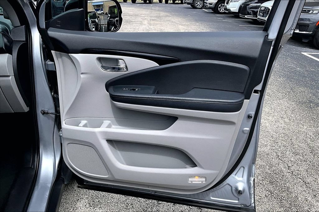 Used 2020 Honda Pilot Elite image 26