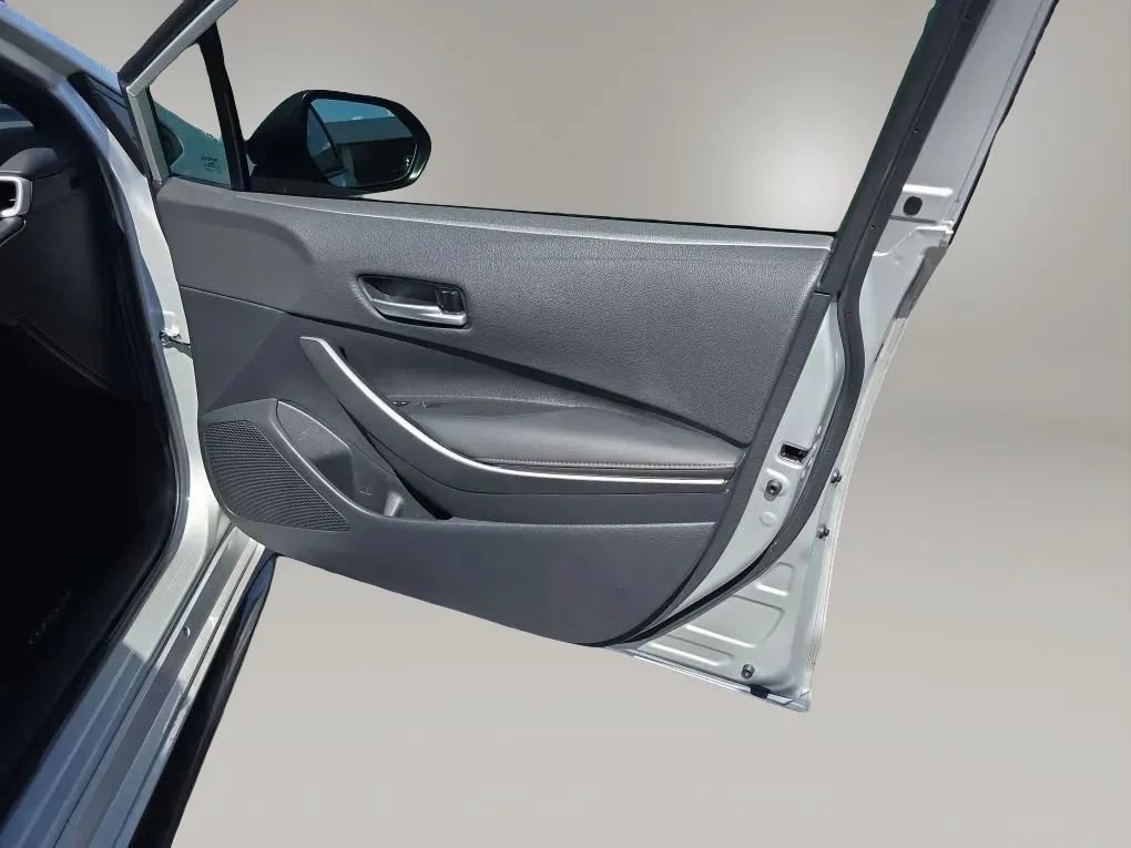 Used 2025 Toyota Corolla SE FWD image 45