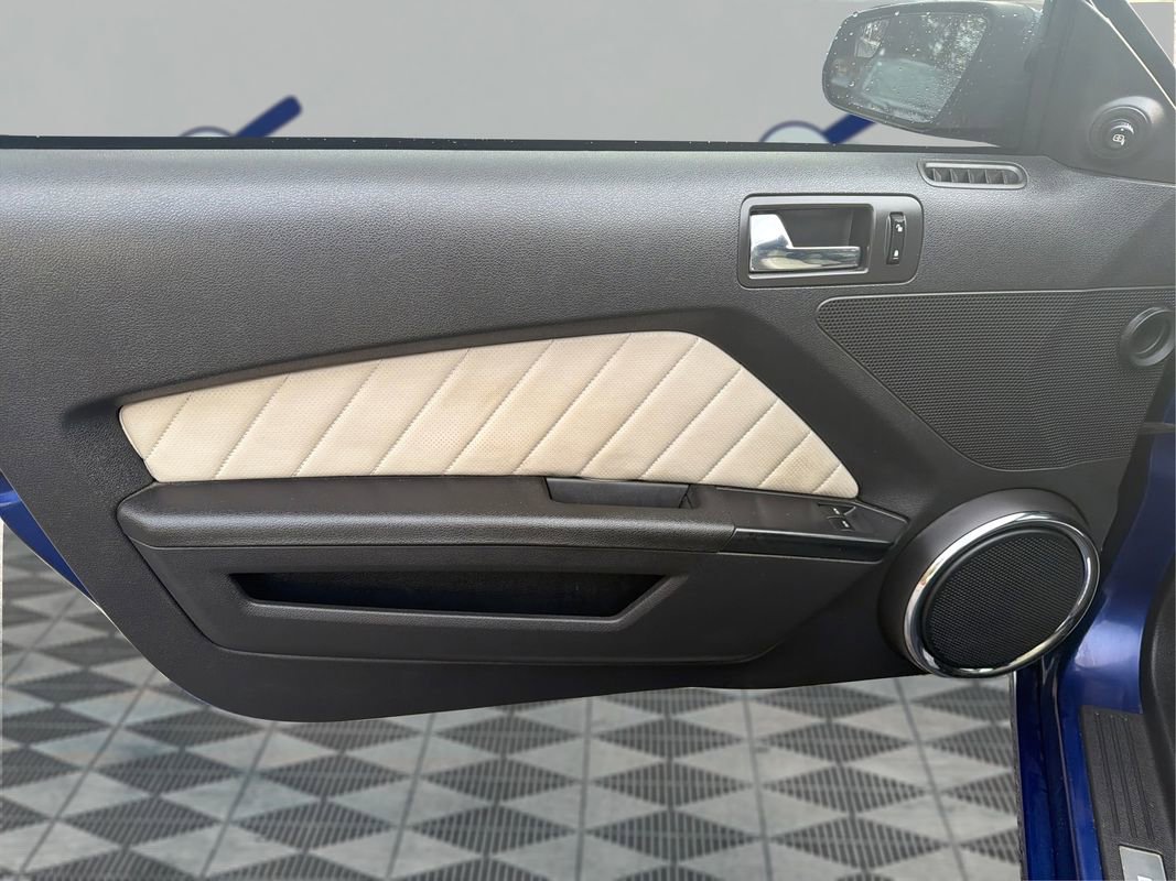 Used 2014 Ford Mustang Premium w/ Equipment Group 202A image 21