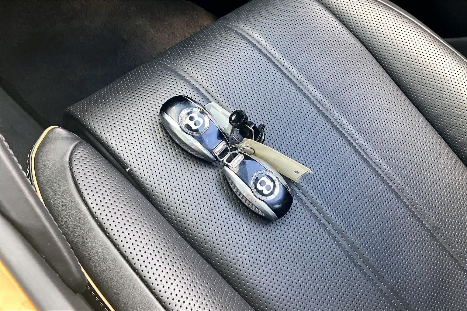 Used 2022 Bentley Bentayga AWD/4WD image 14