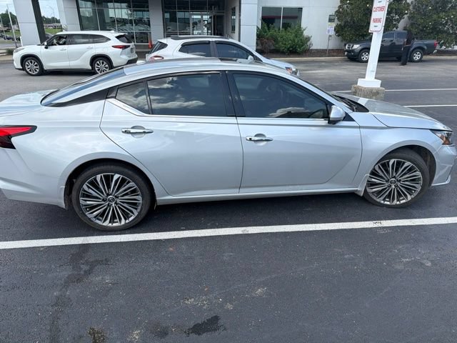 Used 2023 Nissan Altima 2.5 SL AWD/4WD image 6