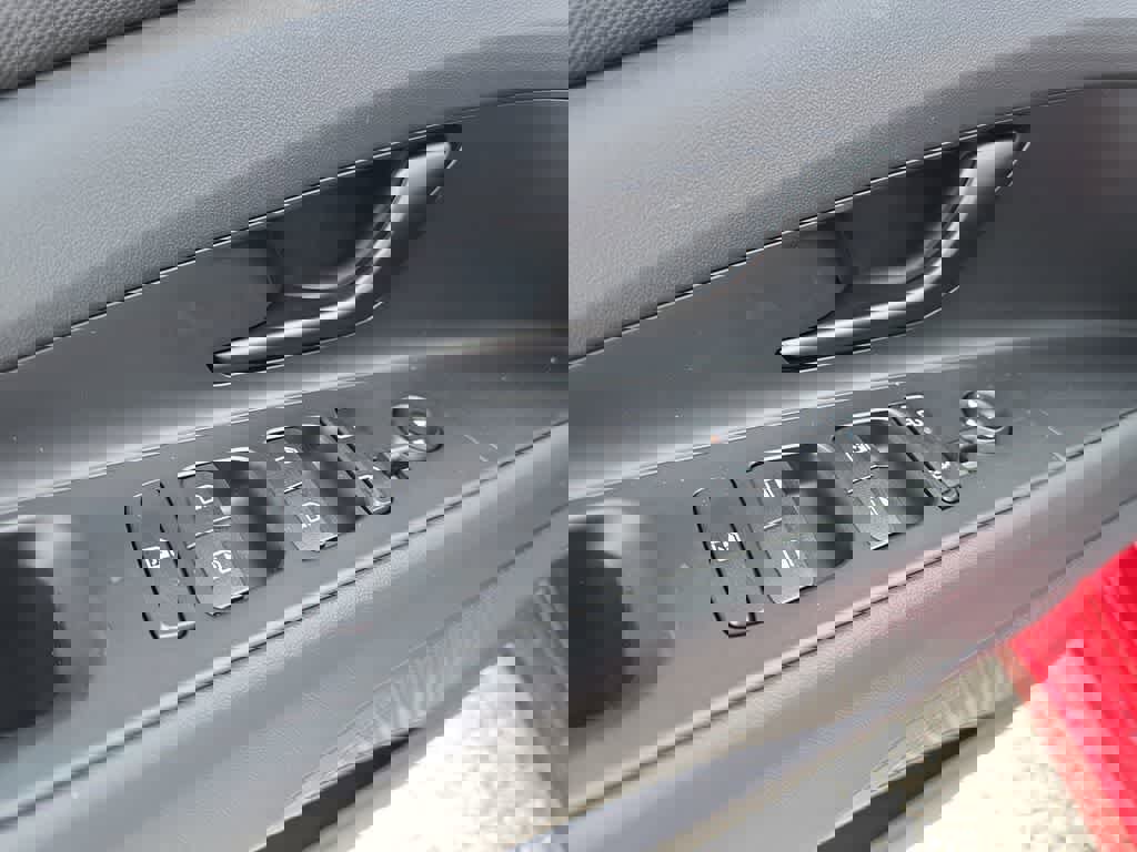 New 2026 Hyundai Elantra Sport FWD image 16