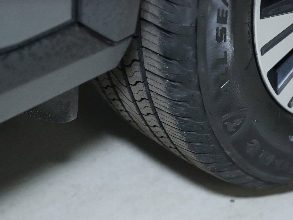 Used 2023 Nissan Rogue SV image 34