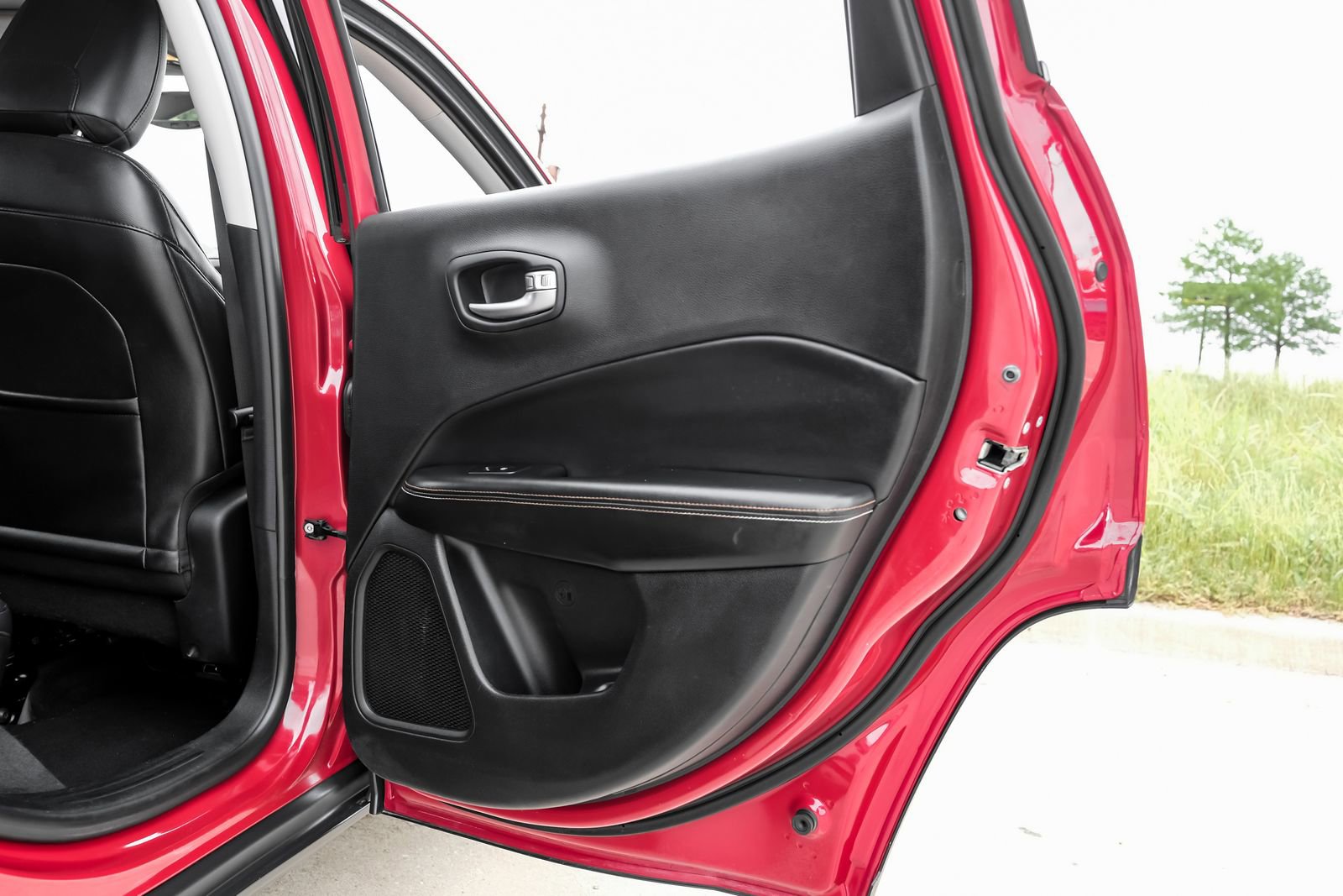 Used 2017 Jeep Compass Latitude w/ Popular Equipment Group FWD image 45