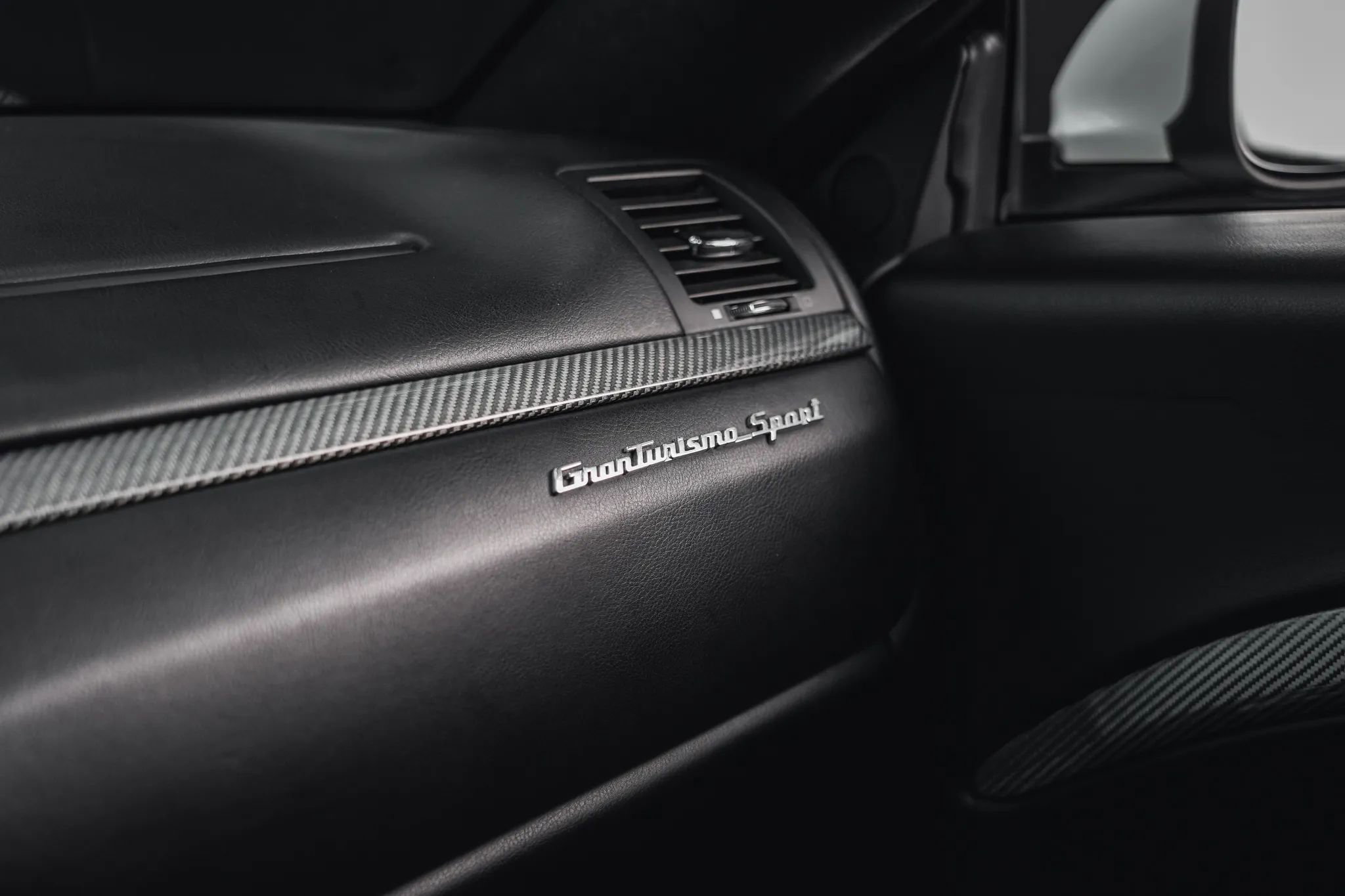 Used 2015 Maserati GranTurismo Sport image 40