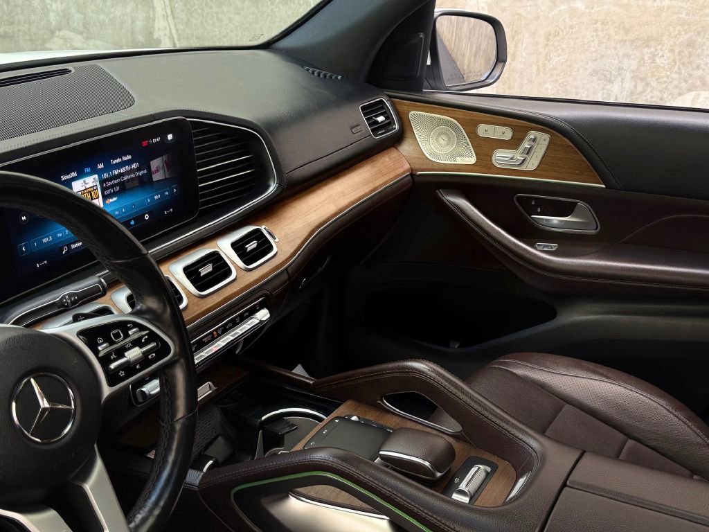 Used 2021 Mercedes-Benz GLS 450 4MATIC image 31