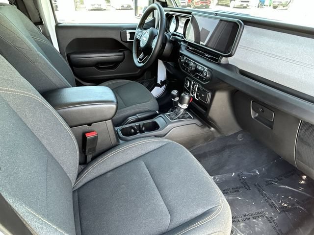 Certified 2025 Jeep Gladiator Sport AWD/4WD image 12