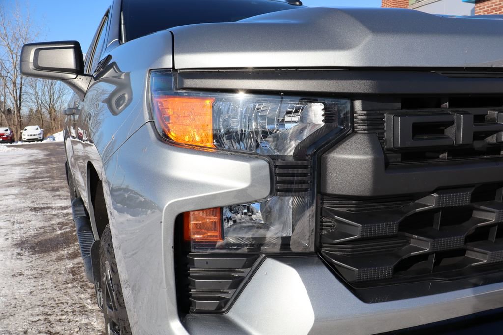 Used 2024 Chevrolet Silverado 1500 Custom Trail Boss w/ LPO, Dark Essentials Package image 2