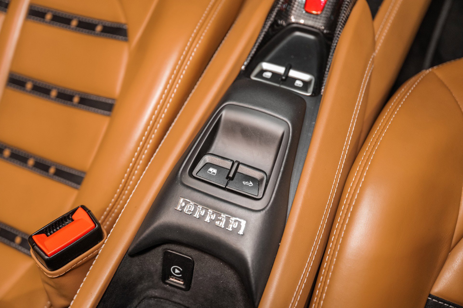 Used 2023 Ferrari F8 Tributo image 38