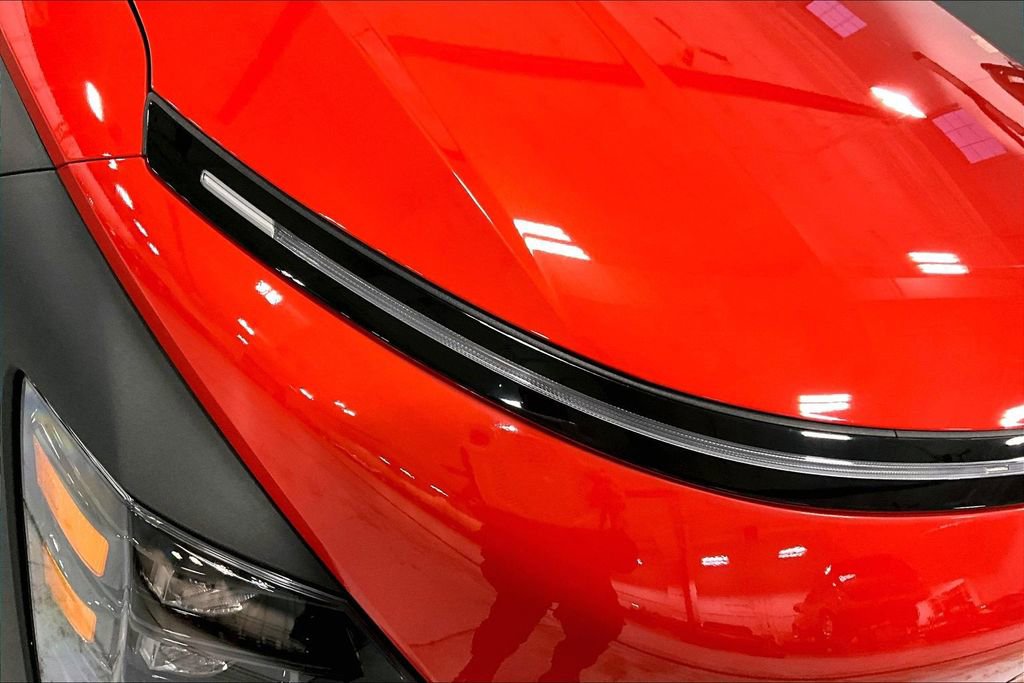 Certified 2025 Hyundai Kona SEL image 28