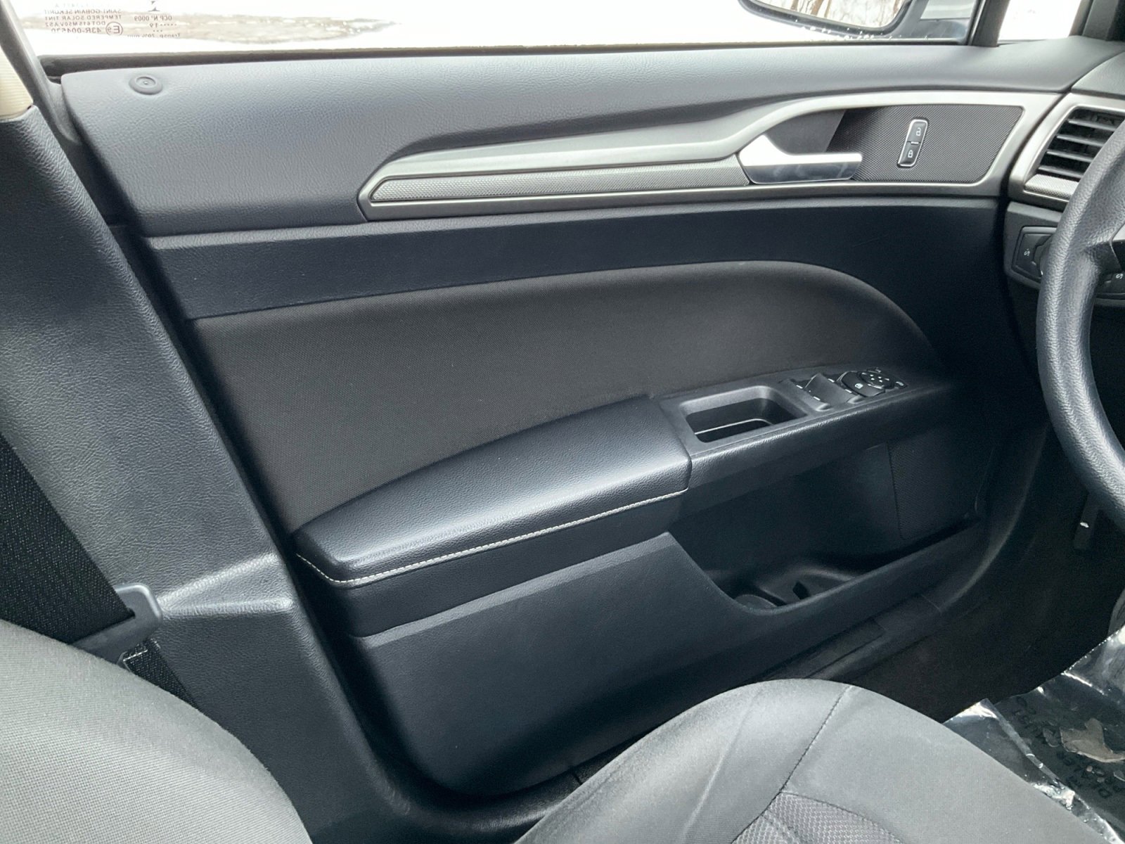 Used 2019 Ford Fusion SE image 17