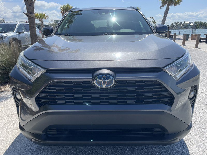 Used 2021 Toyota RAV4 XLE Premium AWD/4WD image 4