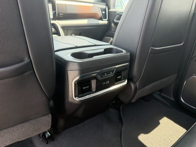 Used 2024 GMC Sierra 1500 Denali w/ Technology Package AWD/4WD image 32